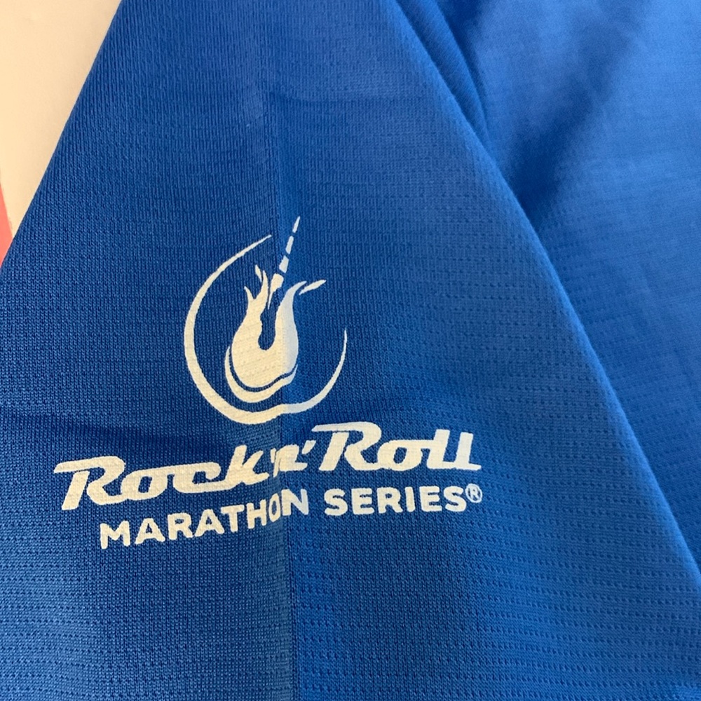 3/$20✨ Brooks Black Short Sleeve Tee Rock n Roll Series Marathon 2016 Nashville - Picture 6 of 10